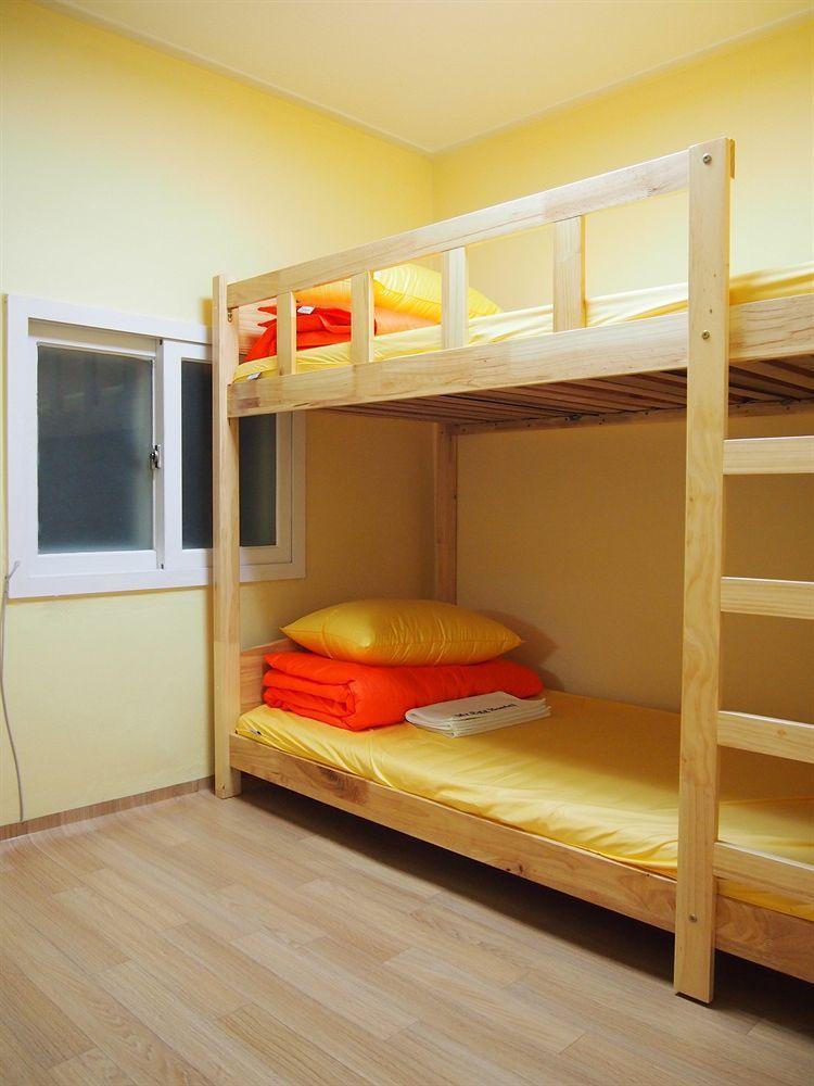 710 Guesthouse Yellow Busan Extérieur photo