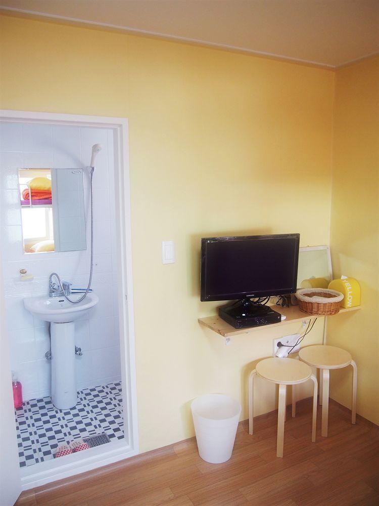 710 Guesthouse Yellow Busan Extérieur photo